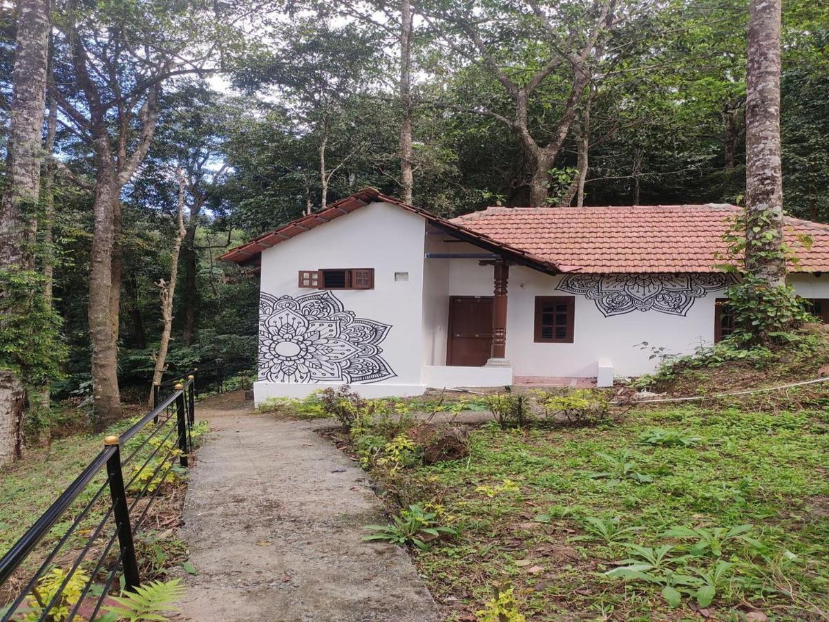 Qexperiences Coorg Hotel Madikeri Exterior photo